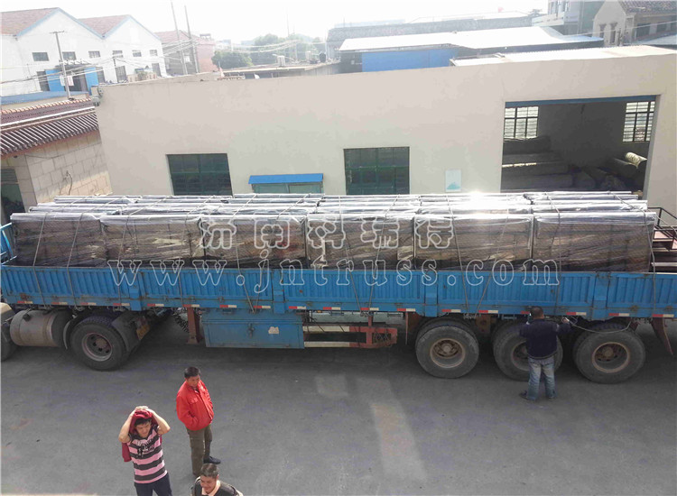 鋼鐵折疊舞臺發貨